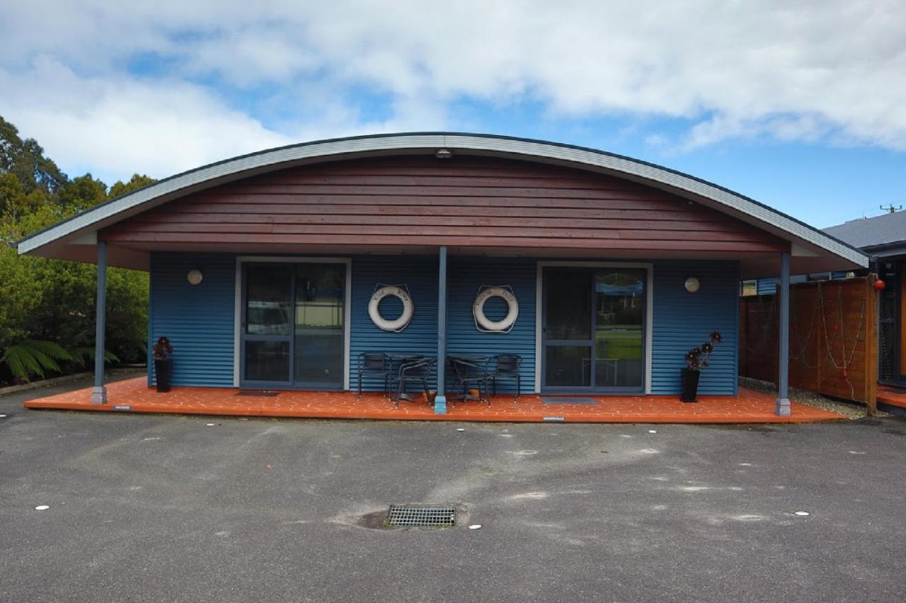 Strahan Bungalows Eksteriør bilde